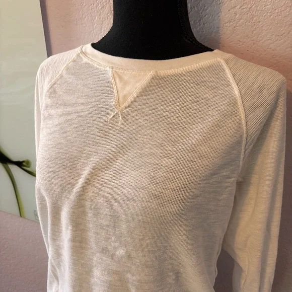 Shirt size large - Picture 2 of 5